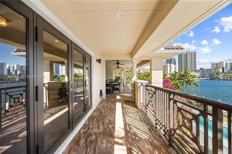 Hallandale Beach FL 33009