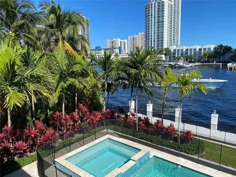 Hallandale Beach FL 33009