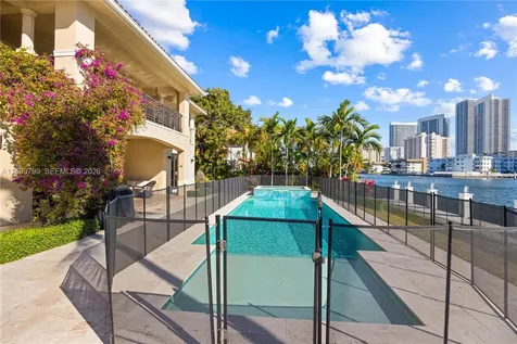 Hallandale Beach FL 33009