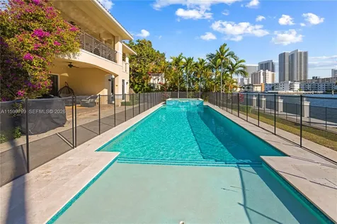 Hallandale Beach FL 33009