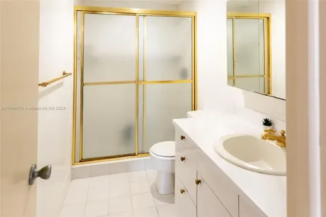500 Bayview Drive Sunny Isles Beach FL 33160