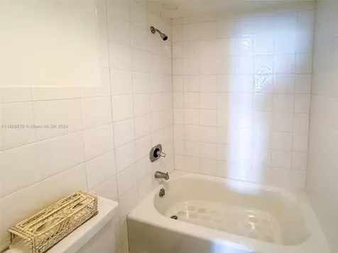 500 Bayview Drive Sunny Isles Beach FL 33160