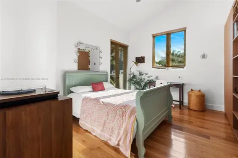 3779 Loquat Avenue Miami FL 33133