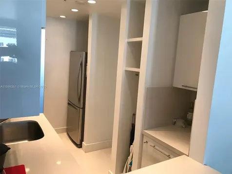 100 Lincoln Road Miami Beach FL 33139
