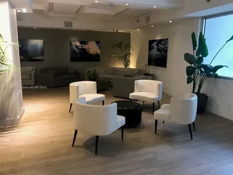 100 Lincoln Road Miami Beach FL 33139