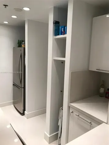 100 Lincoln Road Miami Beach FL 33139