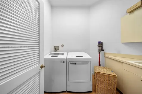 6071 NW 43rd Terrace Boca Raton FL 33496