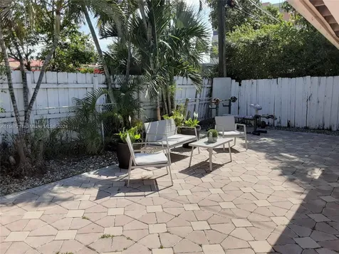 4074 NW 4th Street Miami FL 33126