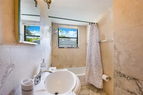 15720 NE 15th Place North Miami Beach FL 33162