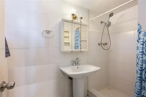 15720 NE 15th Place North Miami Beach FL 33162