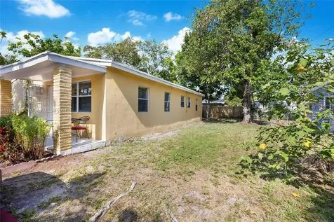 15720 NE 15th Place North Miami Beach FL 33162