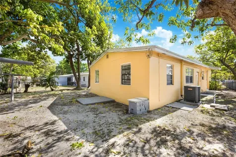 15720 NE 15th Place North Miami Beach FL 33162