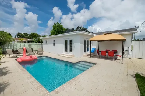 210 SE 4th Street Dania Beach FL 33004
