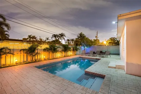 210 SE 4th Street Dania Beach FL 33004
