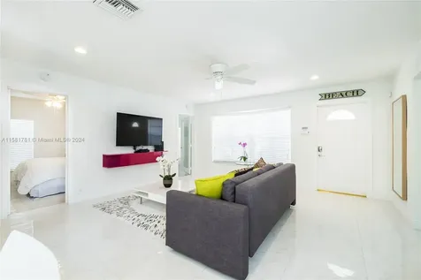 210 SE 4th Street Dania Beach FL 33004