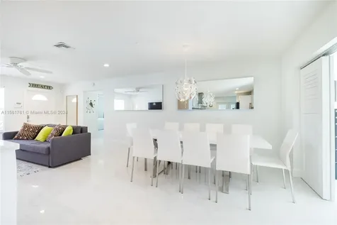 210 SE 4th Street Dania Beach FL 33004