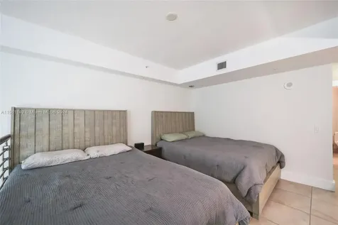41 SE 5th Street Miami FL 33131