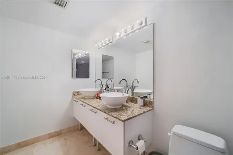 41 SE 5th Street Miami FL 33131