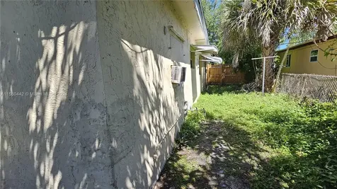 2114 NW 5th Street Pompano Beach FL 33069