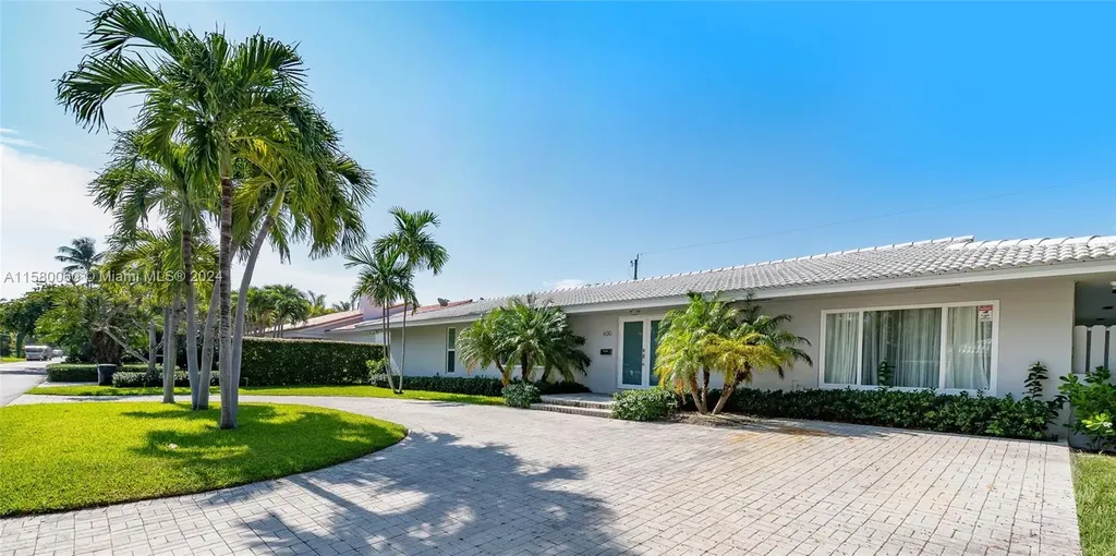 600 N Mashta Drive Key Biscayne FL 33149