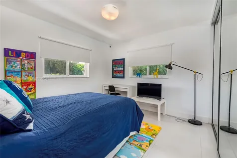 600 N Mashta Drive Key Biscayne FL 33149