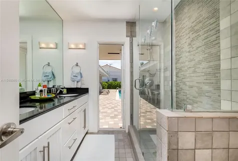 600 N Mashta Drive Key Biscayne FL 33149