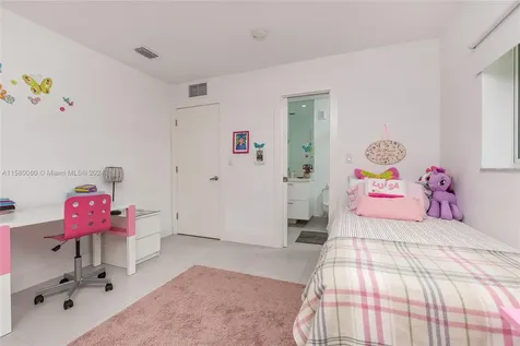 600 N Mashta Drive Key Biscayne FL 33149
