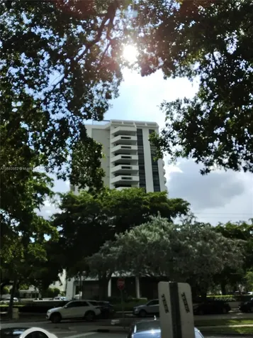 911 Ponce De Leon Boulevard Coral Gables FL 33134