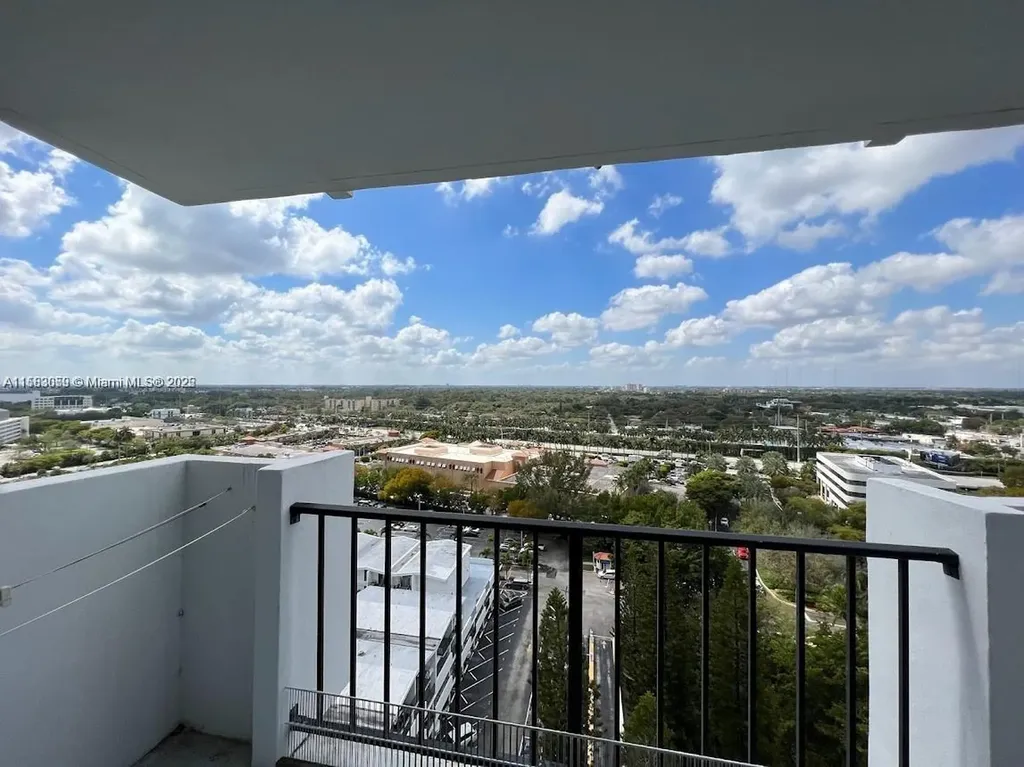 2780 NE 183rd Street Aventura FL 33160