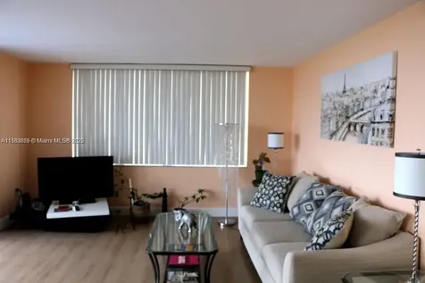 2780 NE 183rd Street Aventura FL 33160