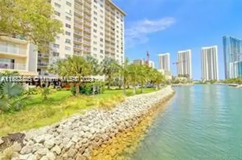 400 Kings Point Drive Sunny Isles Beach FL 33160