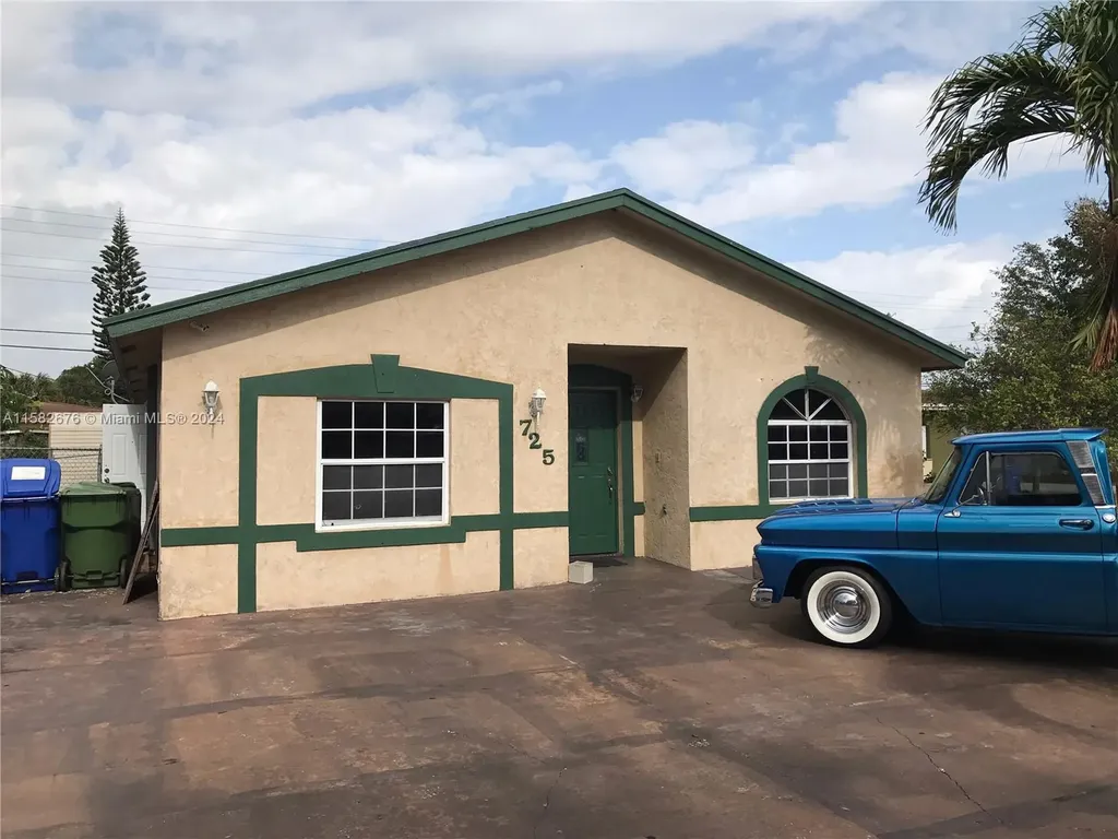 725 NW 19th Terrace Fort Lauderdale FL 33311