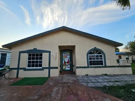725 NW 19th Terrace Fort Lauderdale FL 33311