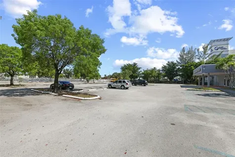 190 NW 79th Avenue Miami FL 33126