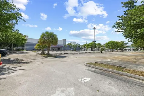 190 NW 79th Avenue Miami FL 33126
