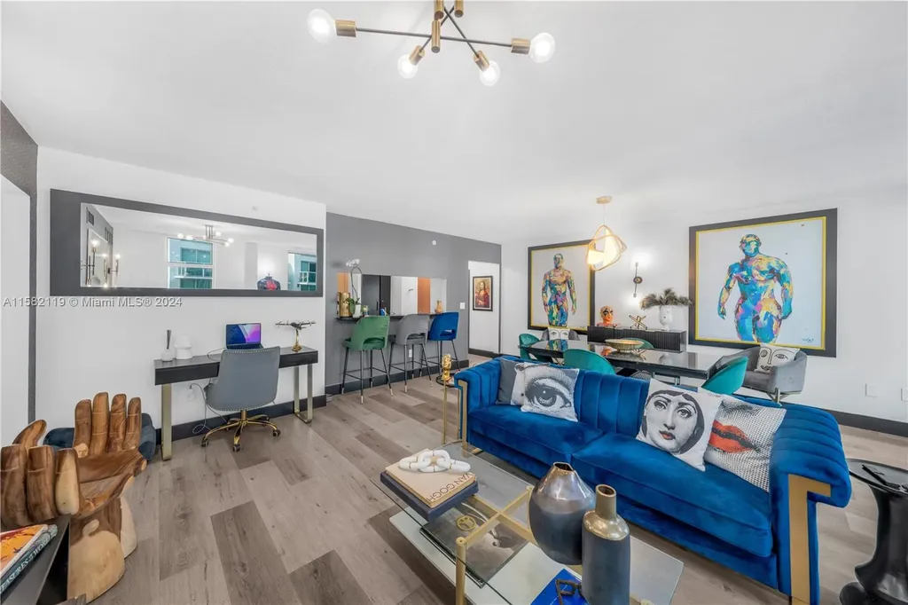 31 SE 5th Street Miami FL 33131