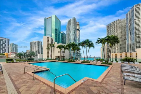 31 SE 5th Street Miami FL 33131
