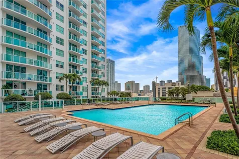 31 SE 5th Street Miami FL 33131