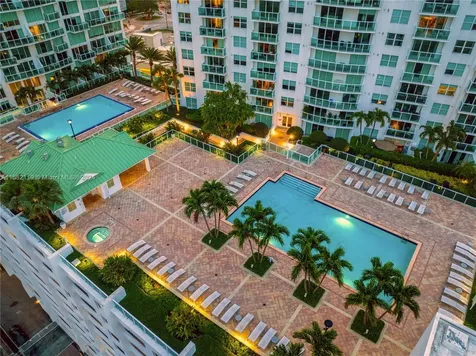31 SE 5th Street Miami FL 33131