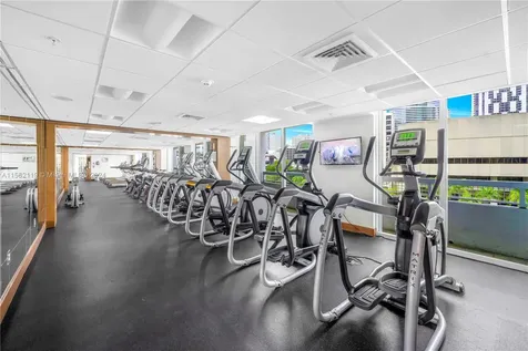 31 SE 5th Street Miami FL 33131