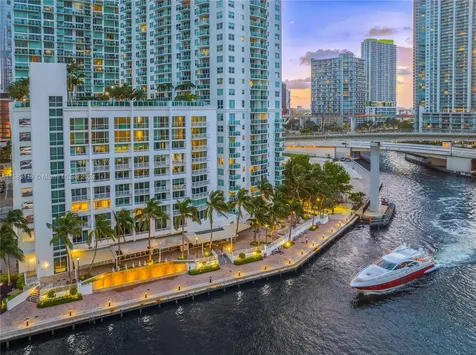 31 SE 5th Street Miami FL 33131