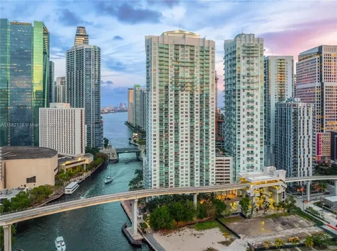 31 SE 5th Street Miami FL 33131