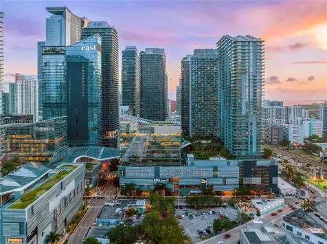 31 SE 5th Street Miami FL 33131