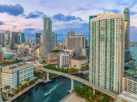 31 SE 5th Street Miami FL 33131