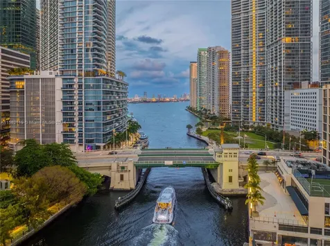 31 SE 5th Street Miami FL 33131