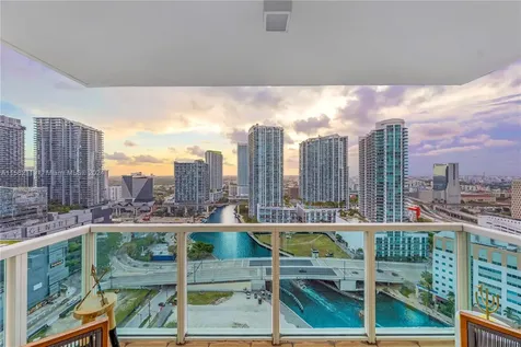 31 SE 5th Street Miami FL 33131