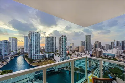 31 SE 5th Street Miami FL 33131