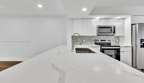 1400 SW 131st Way Pembroke Pines FL 33027