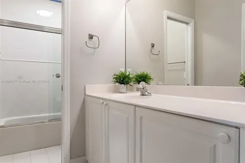 5463 NW 112th Place Doral FL 33178
