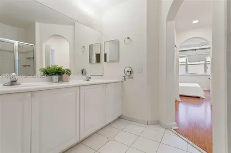 5463 NW 112th Place Doral FL 33178